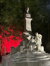 Cali rinde homenaje a los Bomberos Voluntarios iluminando de rojo  ocho hitos y monumentos de la ciudad