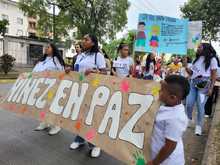 Maestras y maestros de educaci&oacute;n inicial de Cali marcharon por la protecci&oacute;n de los derechos de las ni&ntilde;as y los ni&ntilde;os