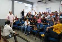 Operativos contra el transporte informal y demarcaci&oacute;n de pistas, entre los temas discutidos durante reuni&oacute;n de Movilidad Distrital con taxistas