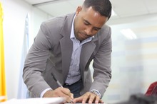 Cali tiene nuevos hijos adoptivos: 19 extranjeros recibieron la  nacionalidad colombiana