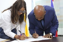 Cali tiene nuevos hijos adoptivos: 19 extranjeros recibieron la  nacionalidad colombiana