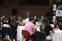 Rueda de negocios gener&oacute; alianzas entre organizaciones de recicladores y empresas transformadoras de residuos aprovechables