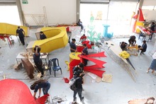 Con amor y esmero, as&iacute; trabajan las artesanas que dan vida al  Alumbrado &lsquo;Cali le canta a la Navidad&rsquo;