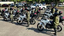 Se fortalecen las capacidades del Ej&eacute;rcito y la Fuerza A&eacute;rea: Alcald&iacute;a de Cali entreg&oacute; 24 motocicletas   
