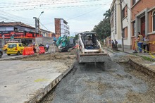 Cali avanza en la recuperaci&oacute;n de la malla vial