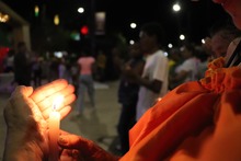 Alcald&iacute;a de Cali acompa&ntilde;&oacute; la &lsquo;Velat&oacute;n&rsquo; en el Bulevar de Oriente: se encendi&oacute; una luz de esperanza en los comedores comunitarios 