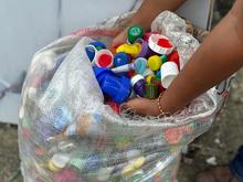 Alcald&iacute;a de Cali entrega 1.000.053 tapas pl&aacute;sticas a fundaci&oacute;n de Buenaventura: &iexcl;cada tapa cuenta para el mural m&aacute;s grande del mundo!