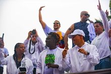 Secretar&iacute;a de Turismo de Cali cerr&oacute; con broche de oro su participaci&oacute;n en los desfiles de la Feria de Cali 2024 con la carroza &lsquo;Cali es donde debes estar&rsquo; 