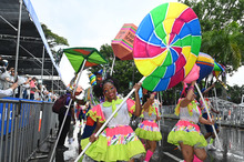 Cale&ntilde;os celebraron su identidad con el desfile del Carnaval del Cali Viejo