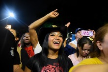 Miles de personas gozaron con el Grupo Niche y Willy Garc&iacute;a en la tarima &lsquo;Cali es donde debes estar&rsquo; de la Calle de la Feria en el cierre del evento 