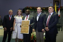 Alcalde Alejandro Eder anuncia millonario plan de inversi&oacute;n social  contra la violencia en Cali