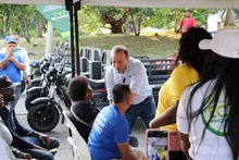 Entrega de 13 motocargueros fortalece la labor de Organizaciones de Recicladores de Oficio y la gesti&oacute;n de residuos de aprovechamiento en Cali