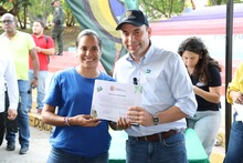 Entrega de 13 motocargueros fortalece la labor de Organizaciones de Recicladores de Oficio y la gesti&oacute;n de residuos de aprovechamiento en Cali