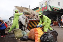 Nueve toneladas de residuos fueron recolectadas durante operativo de  limpieza en la galer&iacute;a de Santa Elena