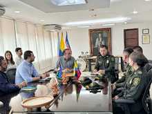 El nuevo director de la Polic&iacute;a Nacional elige a Cali para su primera visita oficial: respalda los esfuerzos de seguridad del alcalde Alejandro Eder