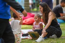Culmin&oacute; con gran &eacute;xito la &lsquo;Colombia Birdfair&rsquo;: familias y ni&ntilde;os colmaron la Plaza de Cayzedo para aprender sobre aves y conservaci&oacute;n de especies