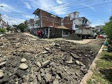 Alcalde Alejandro Eder le cumple a la ciudadan&iacute;a e inicia la recuperaci&oacute;n de v&iacute;as en el barrio Ciudad Modelo 