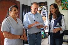&iexcl;Con certificado en mano! Familias de la comuna 1 del barrio Vista Hermosa reciben por parte del alcalde la garant&iacute;a de que su vivienda ser&aacute; mejorada antes de terminar el a&ntilde;o