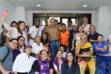 Cumpliendo con lo prometido, el alcalde Alejandro Eder traslad&oacute; su despacho a la comuna 20