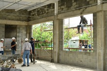 Alcalde en acci&oacute;n: Eder revis&oacute; avances de obra en la sede educativa Pablo Neruda