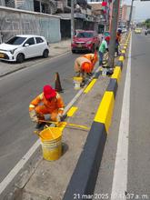 Alcald&iacute;a de Cali pinta m&aacute;s de 3.5 kil&oacute;metros de bordillos sobre la Autopista Suroriental y mejora la seguridad vial de los cale&ntilde;os