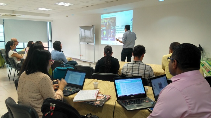 Fotos sesi&oacute;n 2 taller Introducci&oacute;n al Dise&ntilde;o y Desarrollo de Cuestionarios