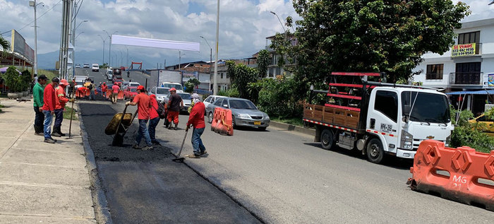 Grupo operativo de Infraestructura ejecuta mantenimiento vial en Llano Verde en el marco de &lsquo;Gobierno al Barrio&rsquo;
