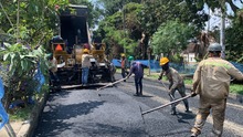 En El Troncal se renuevan v&iacute;as con recursos de los cale&ntilde;os