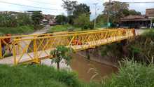 As&iacute; lucen puentes peatonales y vehiculares en diferentes puntos de Cali