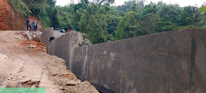 Anuncian cierre vial en El Minuto por la construcci&oacute;n de placas huellas