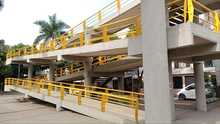 Embellecen puentes peatonales de la comuna 5 en Cali