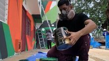 Mural de Infraestructura cautiva a propios y visitantes en el Bulevar de Oriente