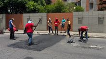 130 huecos de la Avenida Pasoancho fueron tapados por la Alcald&iacute;a de Cali en menos de tres d&iacute;as