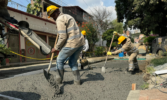 Alcald&iacute;a de Cali inicia octubre con m&aacute;s de 60 kil&oacute;metros de v&iacute;as recuperadas en tiempo r&eacute;cord