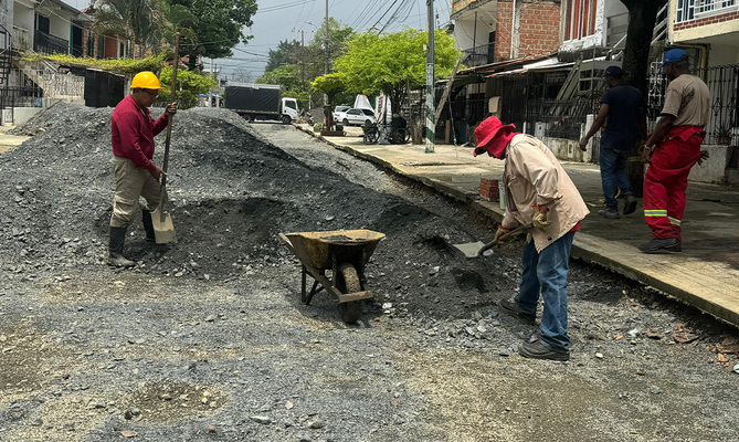 M&aacute;s de 500 metros lineales de v&iacute;as se recuperan a buen ritmo en el barrio Rep&uacute;blica de Israel