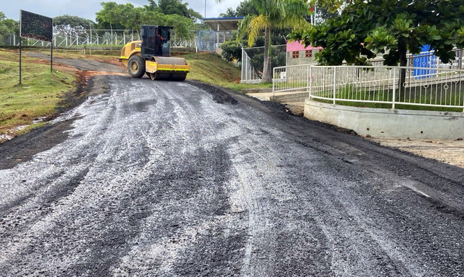 Altos de Santa Elena recibi&oacute; mantenimiento en su v&iacute;a principal por parte de la Alcald&iacute;a de Cali 