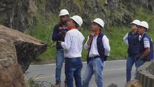 Inician labores del INV&Iacute;AS en derrumbe de la v&iacute;a al mar