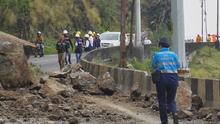 Inician labores del INV&Iacute;AS en derrumbe de la v&iacute;a al mar