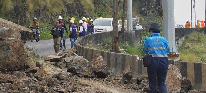 Inv&iacute;as habilita paso a un carril en el kil&oacute;metro 13 de la V&iacute;a al Mar
