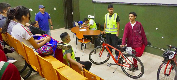 Con &eacute;xito contin&uacute;a la estrategia &lsquo;Pedalea Ve&rsquo; en el colegio Inem