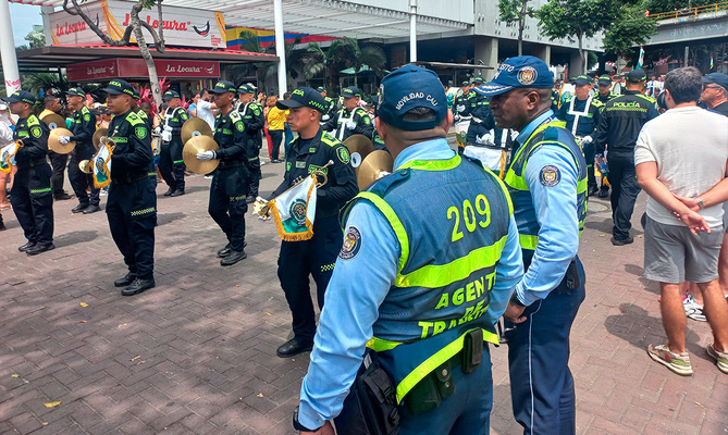 M&aacute;s de 50 agentes de tr&aacute;nsito garantizaron la movilidad durante el  desfile militar del 20 de julio