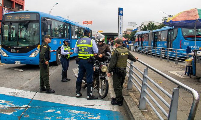 Alcald&iacute;a de Cali hace llamado para buscar soluciones al paro de  transportadores
