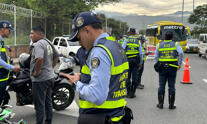 Con m&aacute;s de 20 puestos de control y unos 700 agentes, Movilidad Distrital velar&aacute; por la seguridad vial durante el &lsquo;Puente de Reyes&rsquo;