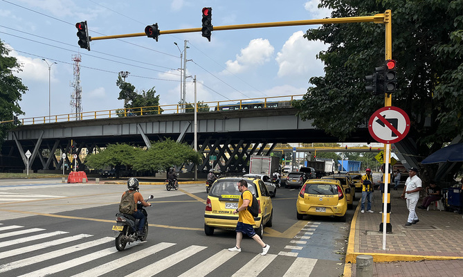 Cali avanza en movilidad: plan de choque permiti&oacute; recuperar la red  semaf&oacute;rica en la calle 70