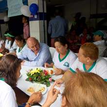 Armitage regres&oacute; a la Comuna 15 para supervisar obras y programas de progreso social 