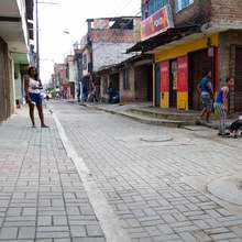 Armitage regres&oacute; a la Comuna 15 para supervisar obras y programas de progreso social 