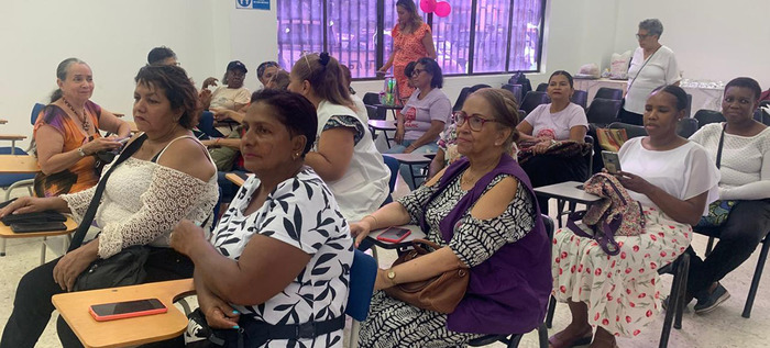 Las mujeres emprendedoras de la Comuna 5 siembran paz y esperanza