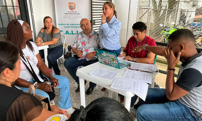 Atenci&oacute;n priorizada para los adultos mayores en los CALI