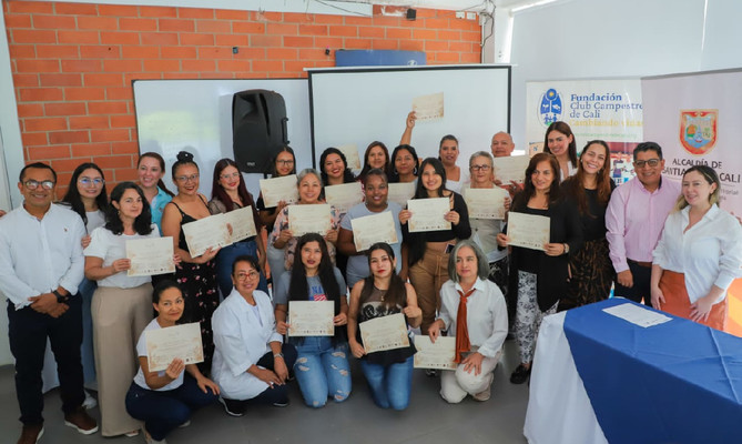 Una alianza para tejer sue&ntilde;os:  39 vidas transformadas por la moda