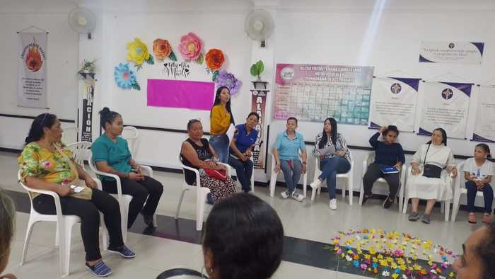 Capacitaci&oacute;n a gestoras comunitarias de la comuna 18